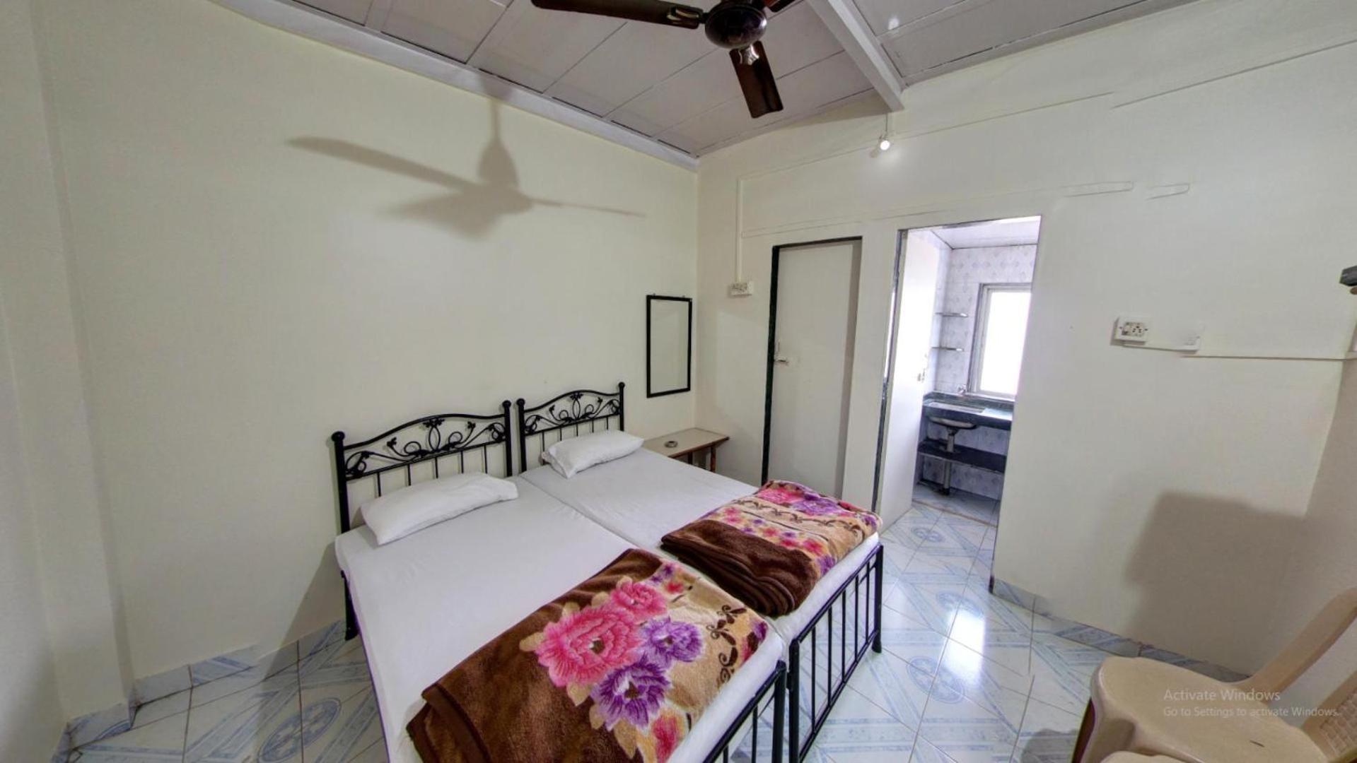 Sameena Guest House พันช์กานี ภายนอก รูปภาพ